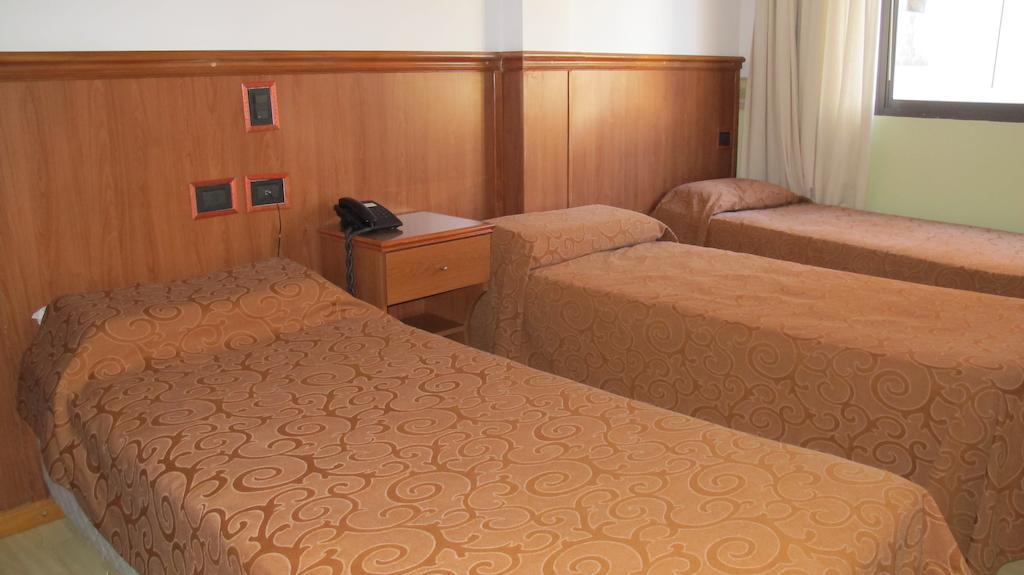 Hotel Pedraza بوينس آيرس الغرفة الصورة