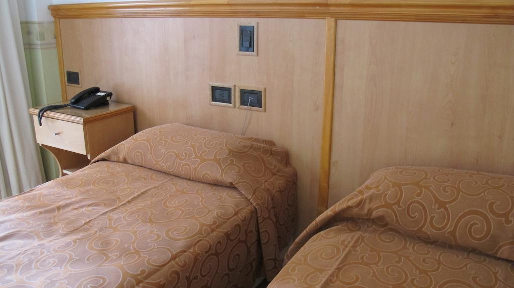 Hotel Pedraza بوينس آيرس الغرفة الصورة