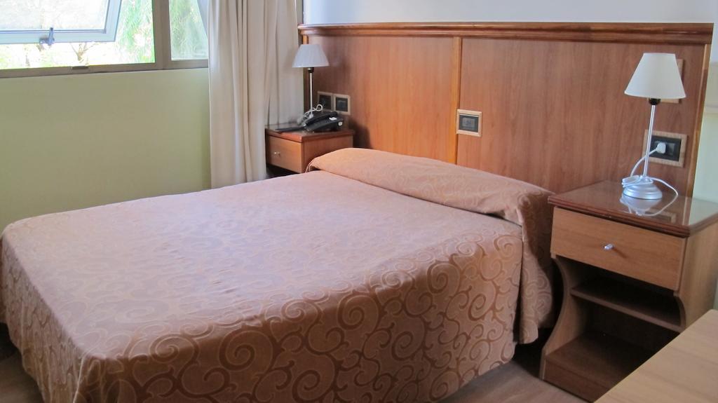 Hotel Pedraza بوينس آيرس الغرفة الصورة